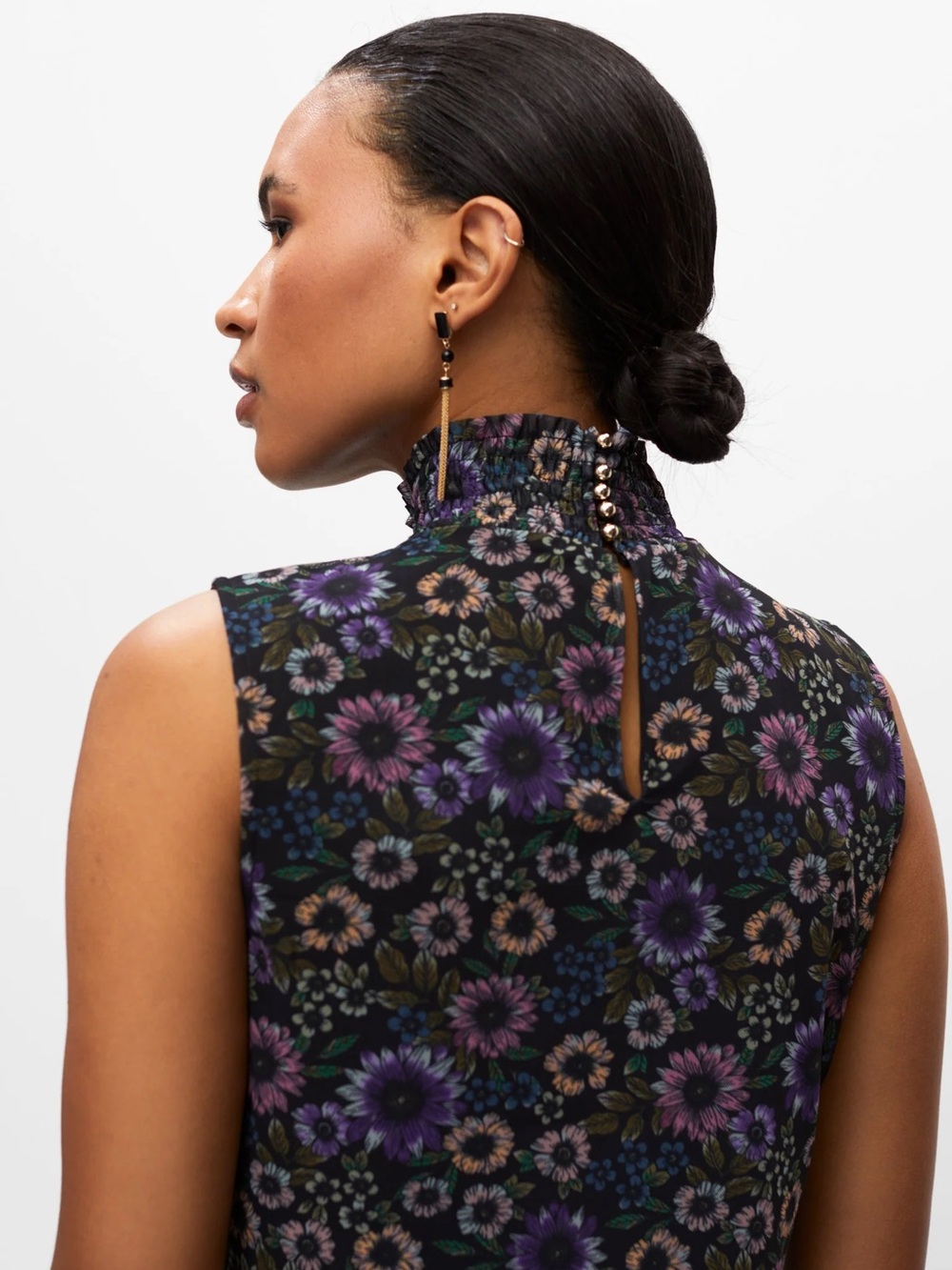 Sleeveless Mock-Neck Floral Cropped Jeans Top - Purple - Picture 4 of 10
